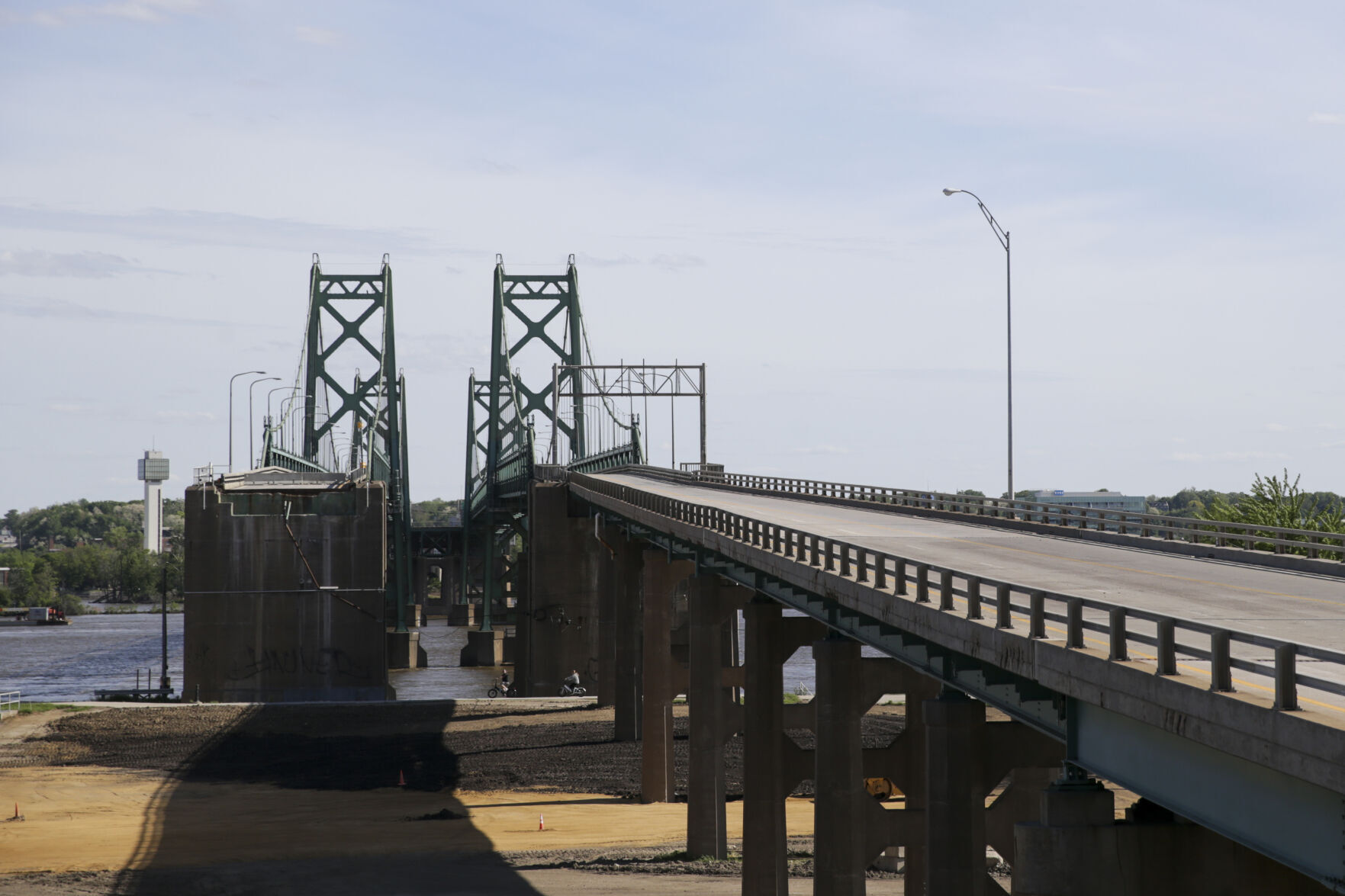 052222-qc-nws-bridge-11.jpg